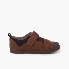 Trainers with adherent fastening and elastic lacing Camel