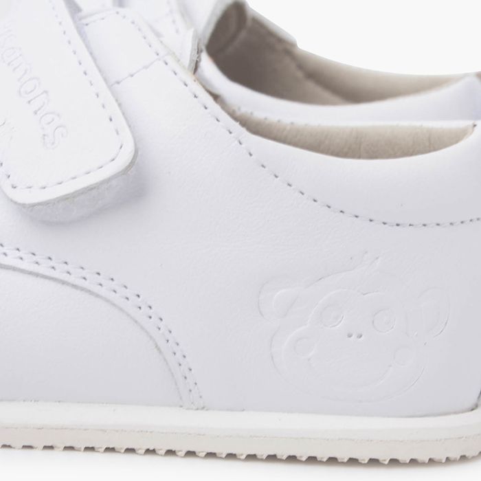 Flexible sole trainers top