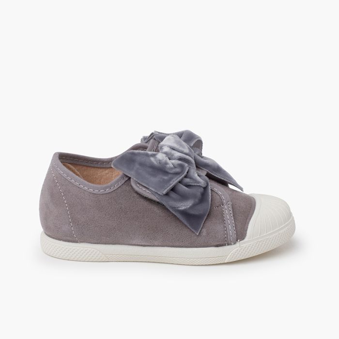 Grey bow shoes shop