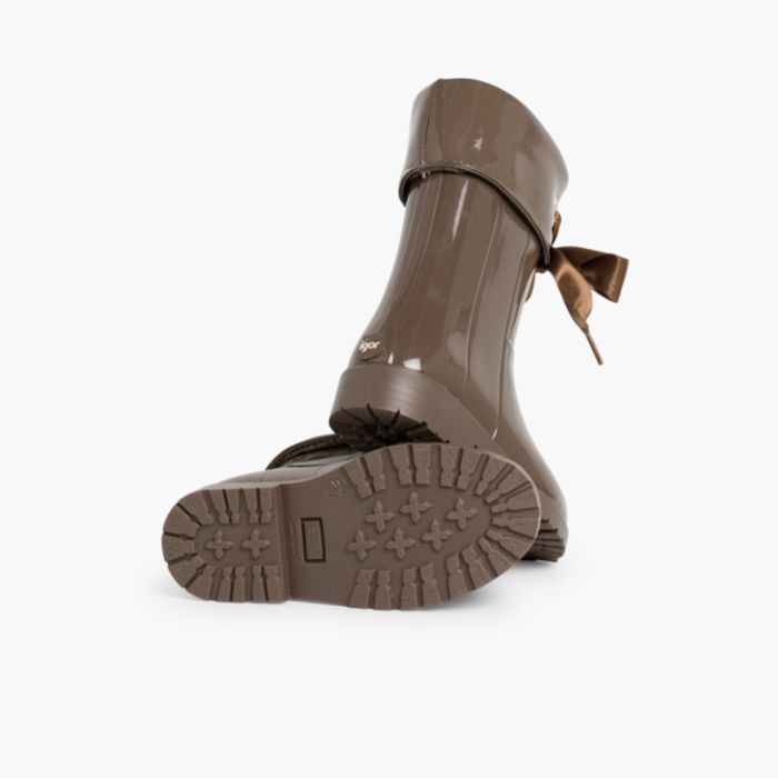 Patent style Wellies for girls by Igor. Spanish quality