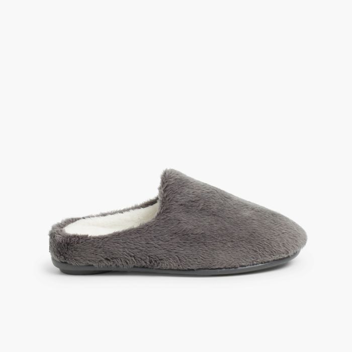 Furry house slippers Soft and warm