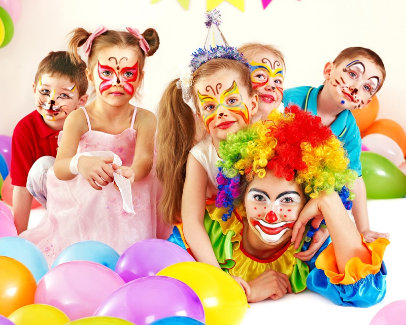 Throw your own fancy dress party for your kids!